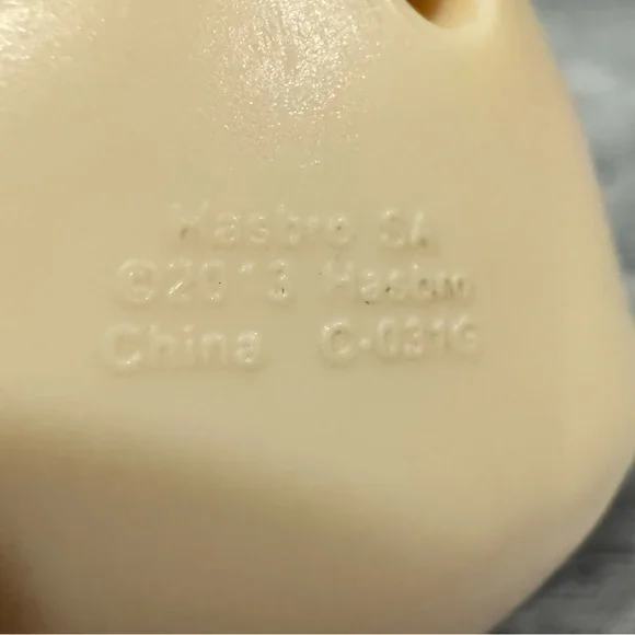 Littlest Pet Shop | #3500: Magic Motion Mom Bunny (2013) - Toy Figure - Picture 9 of 13